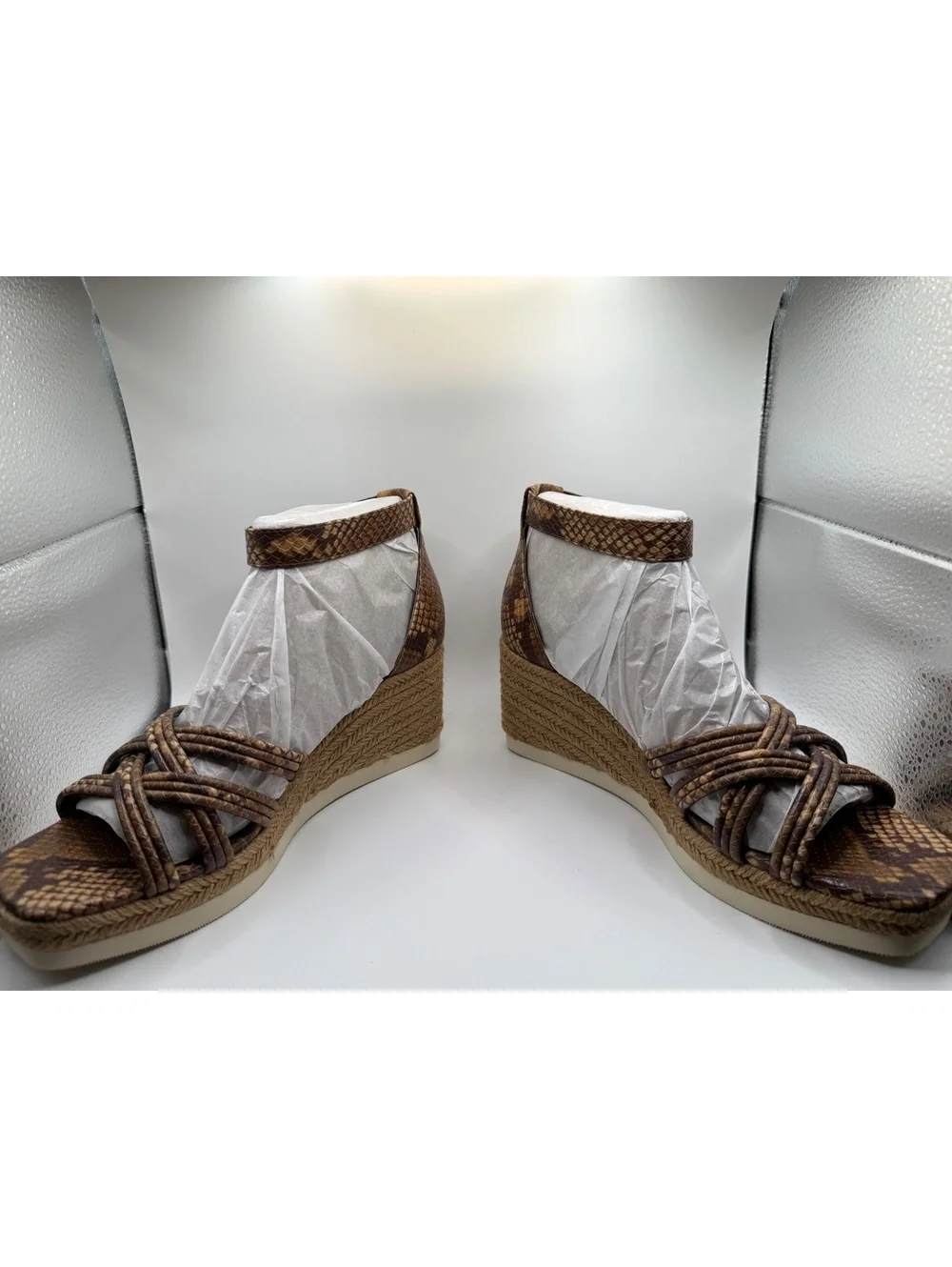 Vince Camuto new box
